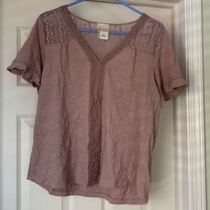 Hern and thred lace top